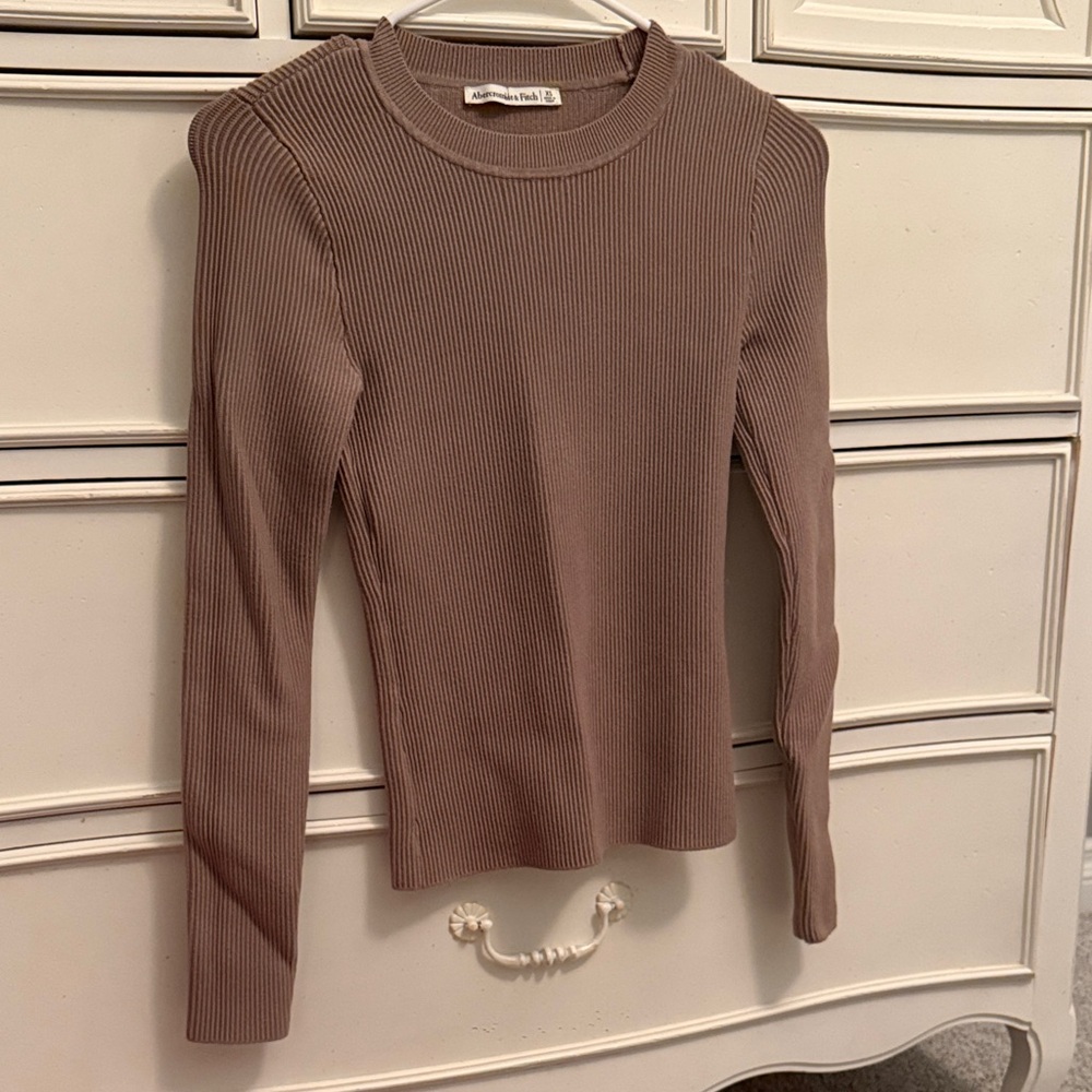 Abercrombie Ribbed Long Sleeve Top in Taupe